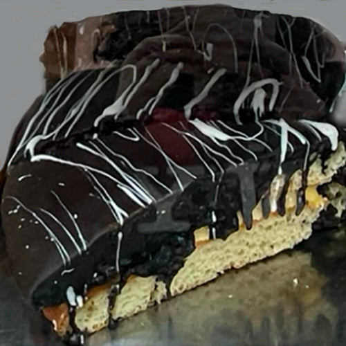 Triángulo de Chocolate relleno de Crema Pastelera